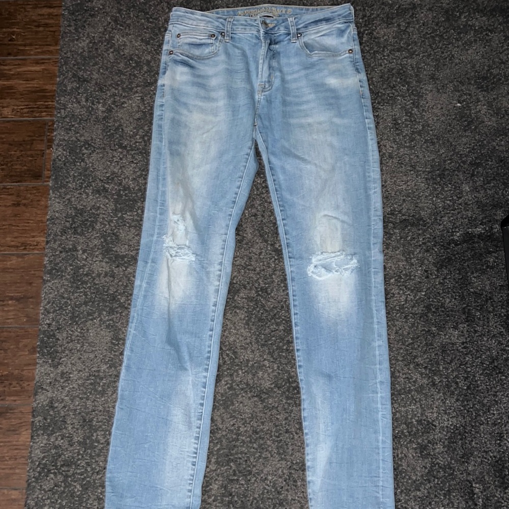 Light blue AmericanEagle jeans. Size 32 x 34